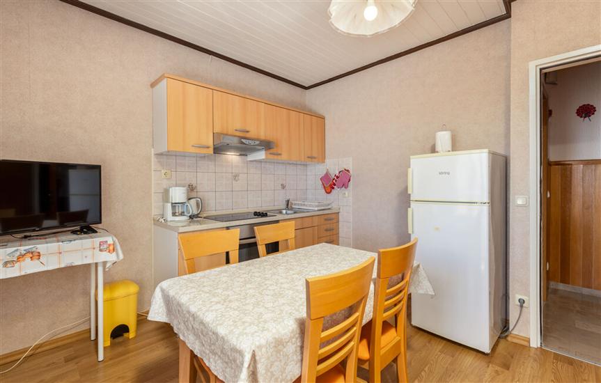 Apartment A2, for 3 persons