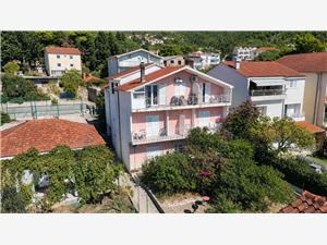 Apartmaji Nik Makarska riviera, Kvadratura 45,00 m2, Oddaljenost od morja 50 m, Oddaljenost od centra 0 m