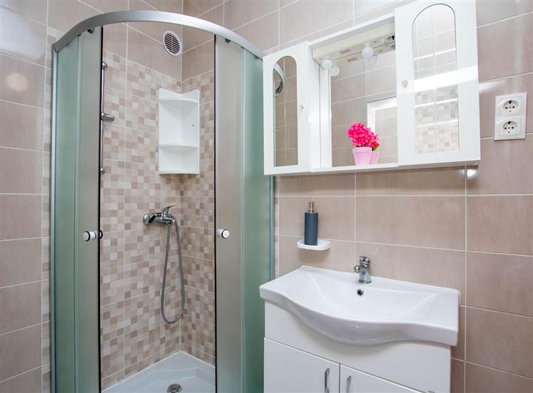 Apartment A1, for 6 persons