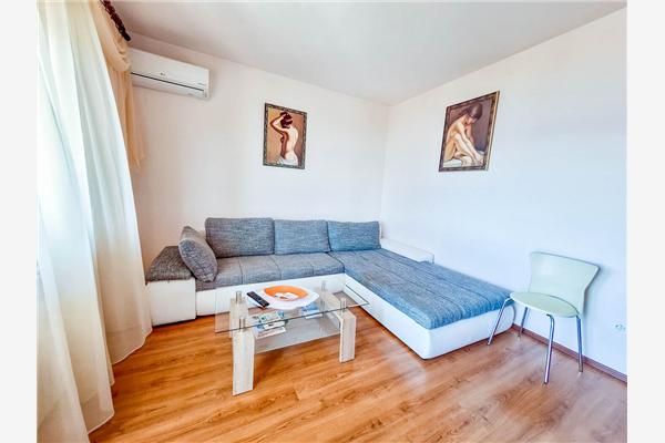 Apartment A1, for 5 persons