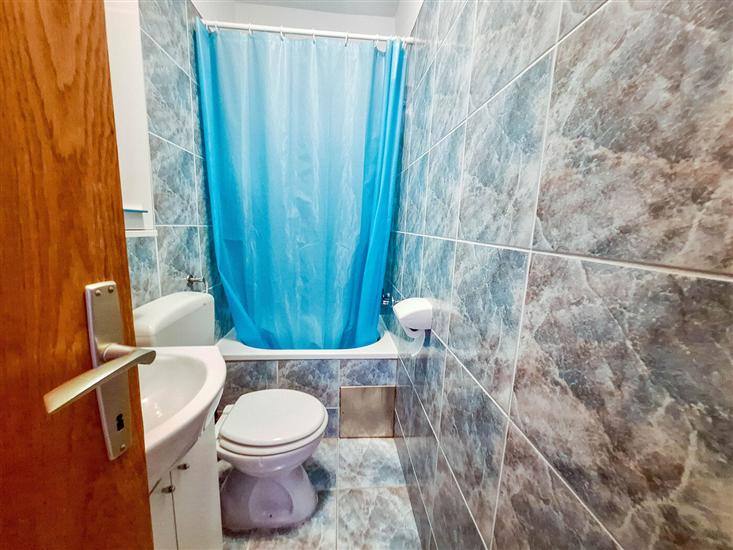 Apartment A1, for 5 persons