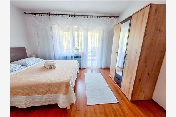 Apartment A1, for 5 persons