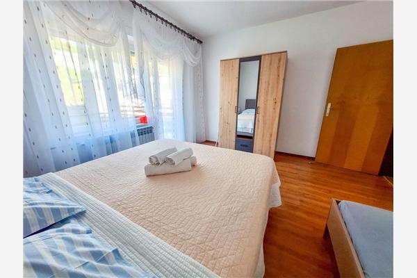 Apartment A1, for 5 persons