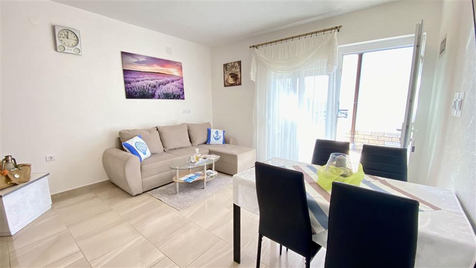 Apartment A4, for 4 persons