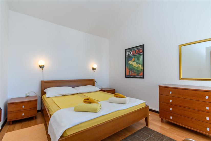 Apartment A4, for 6 persons
