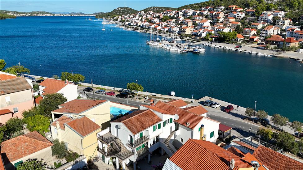 Apartments Ivan Centar with Sea View