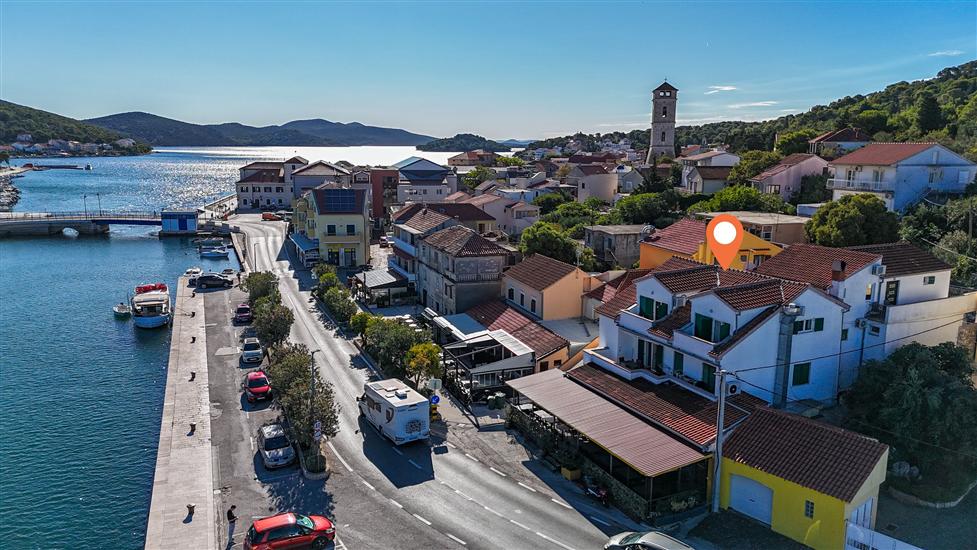 Apartments Ivan Centar with Sea View