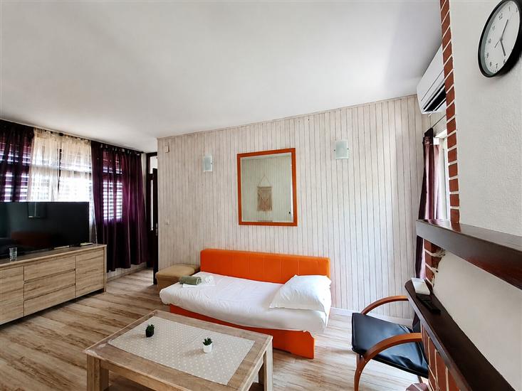 Apartment A5, for 7 persons
