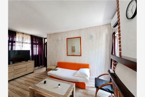 Apartment A5, for 7 persons