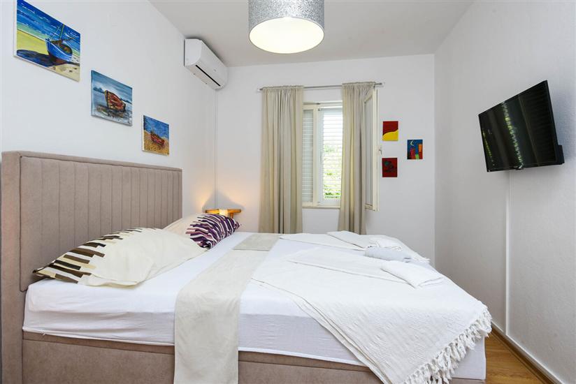 Apartment A1, for 6 persons