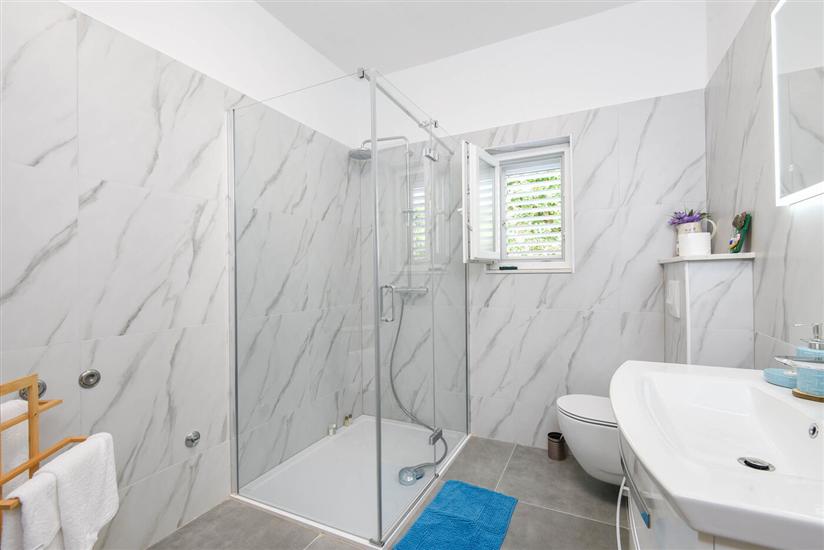 Apartment A1, for 6 persons