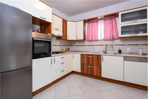 Apartment A1, for 6 persons