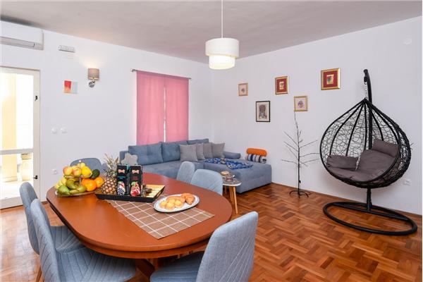 Apartment A1, for 6 persons