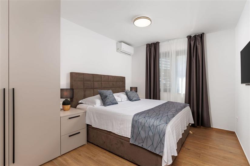 House K1, for 12 persons