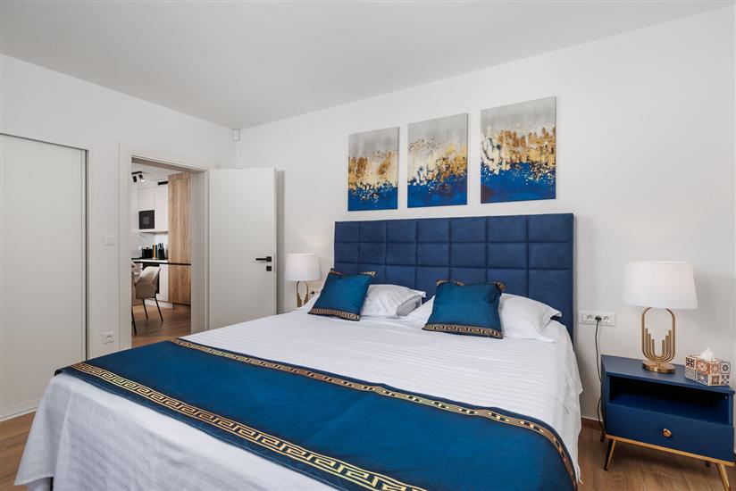 House K1, for 12 persons