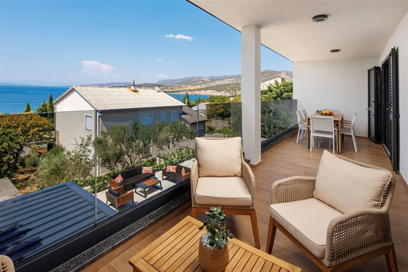 House K1, for 12 persons
