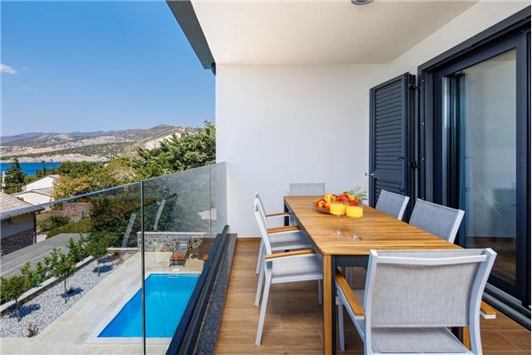 House K1, for 12 persons