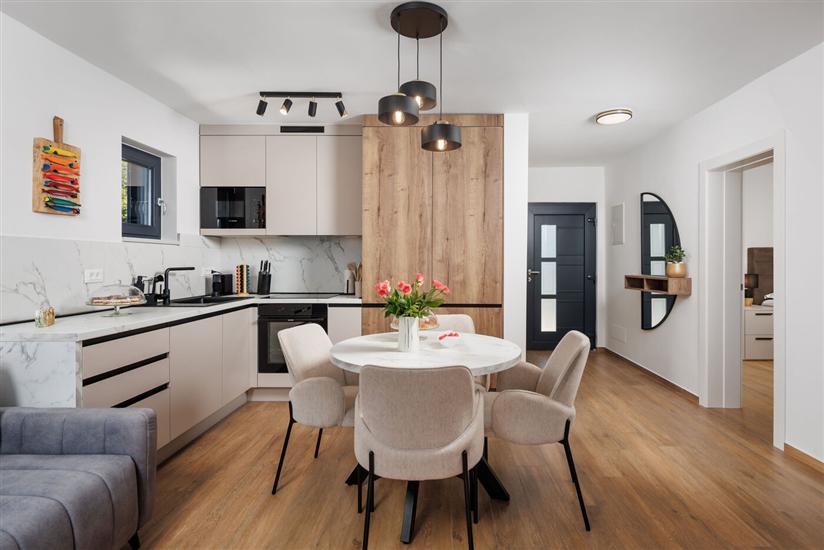 House K1, for 12 persons