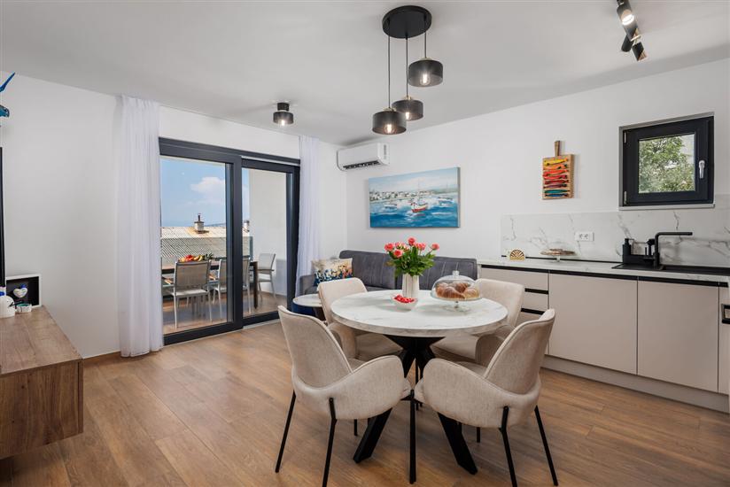 House K1, for 12 persons