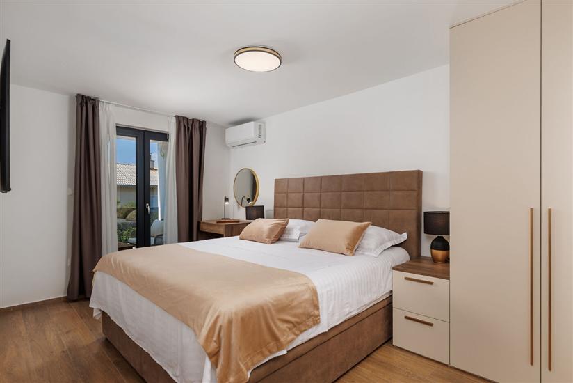House K1, for 12 persons