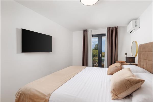 House K1, for 12 persons