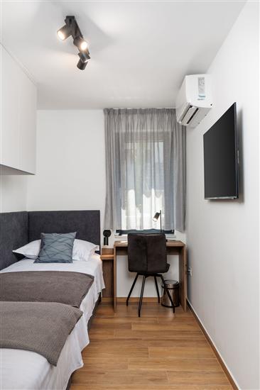 House K1, for 12 persons