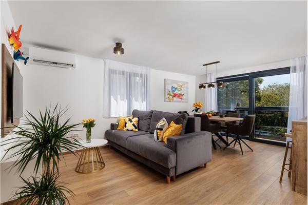 House K1, for 12 persons