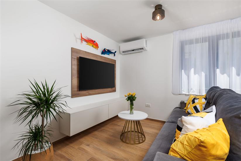 House K1, for 12 persons
