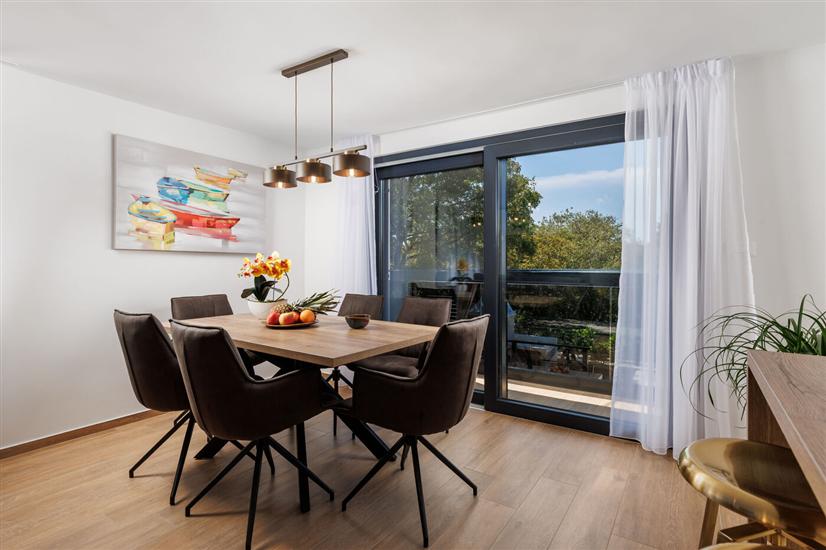 House K1, for 12 persons