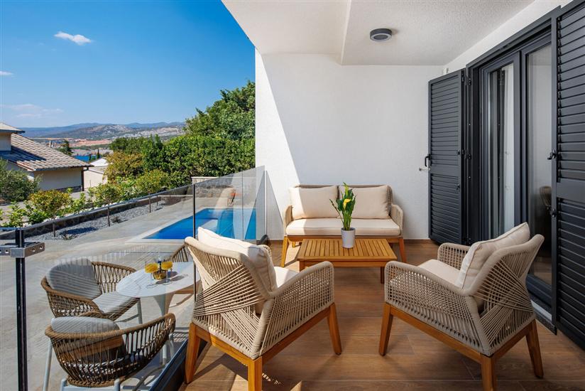House K1, for 12 persons