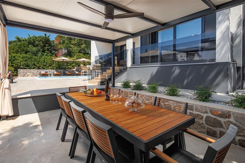 House K1, for 12 persons