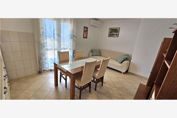 Apartment A1, for 5 persons