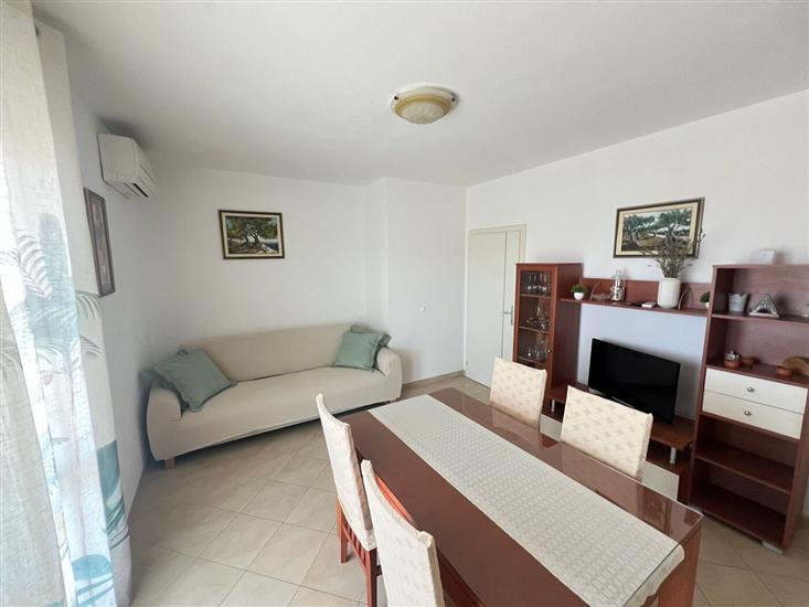 Apartment A1, for 5 persons