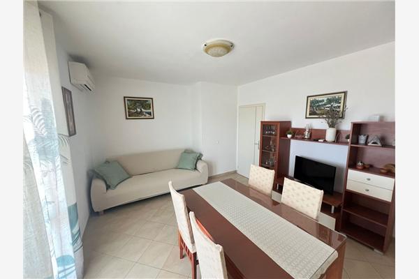 Apartment A1, for 5 persons