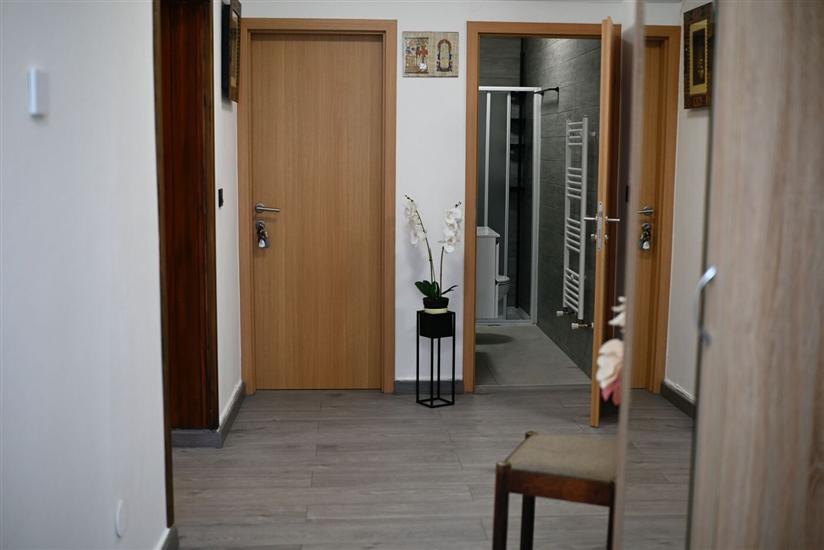House K1, for 12 persons