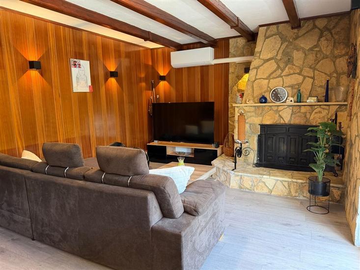 House K1, for 12 persons