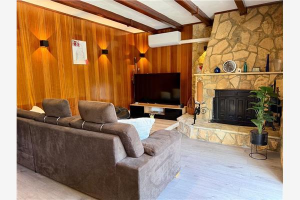 House K1, for 12 persons