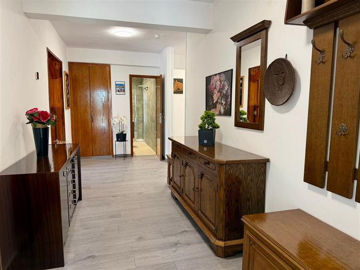 House K1, for 12 persons