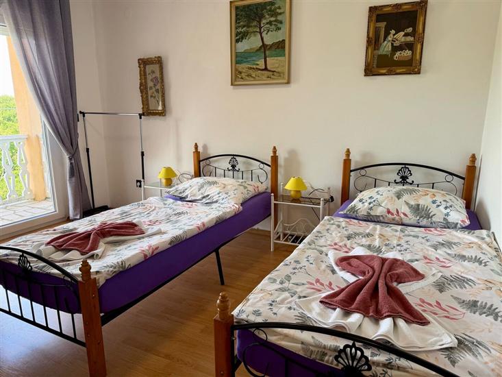 House K1, for 12 persons