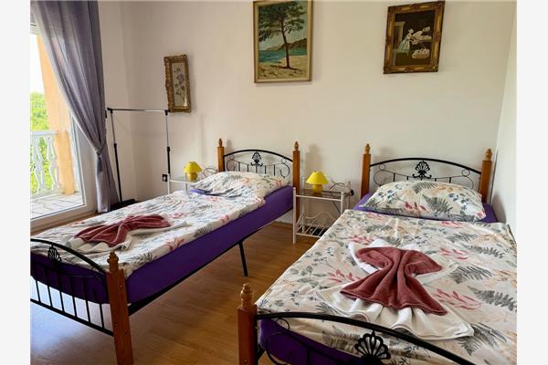 House K1, for 12 persons