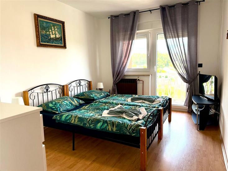 House K1, for 12 persons