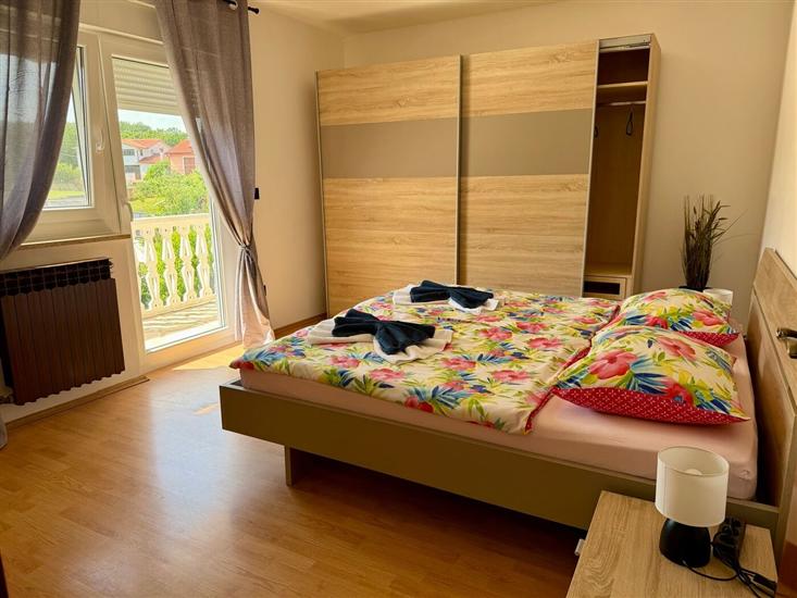 House K1, for 12 persons