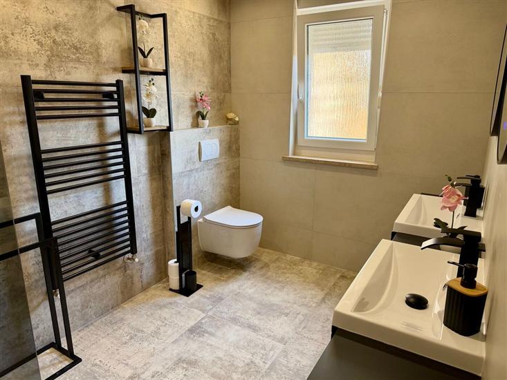 House K1, for 12 persons