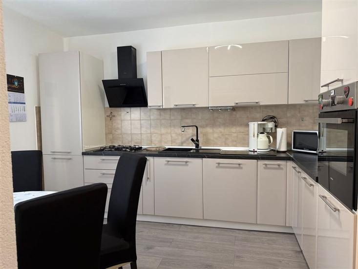 House K1, for 12 persons