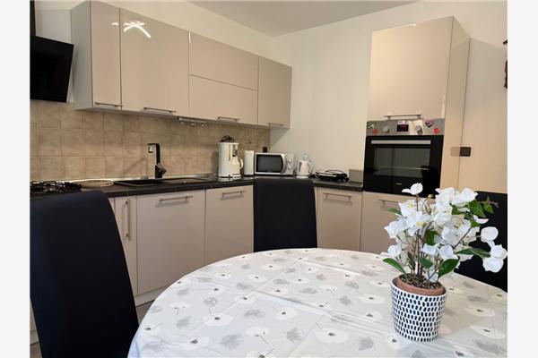 House K1, for 12 persons