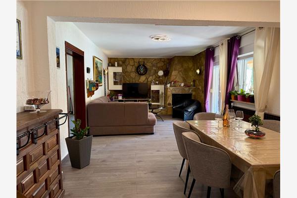 House K1, for 12 persons
