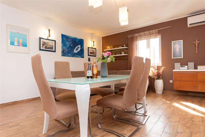 House K1, for 5 persons
