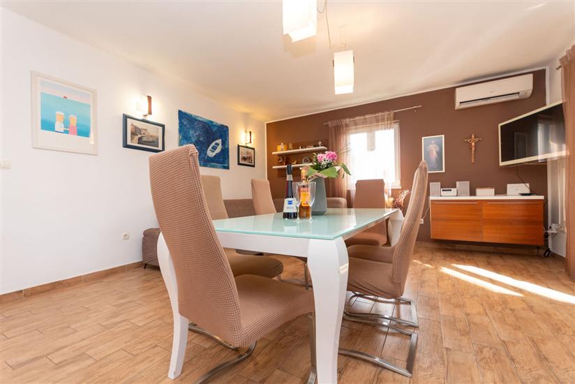 House K1, for 5 persons