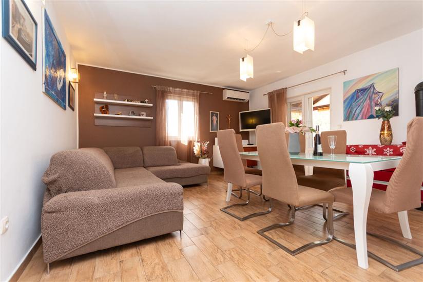 House K1, for 5 persons