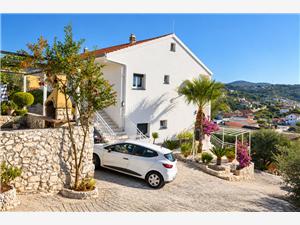Apartments Marinea Poljica, Size 35.00 m2, Airline distance to the sea 70 m, Airline distance to town centre 500 m